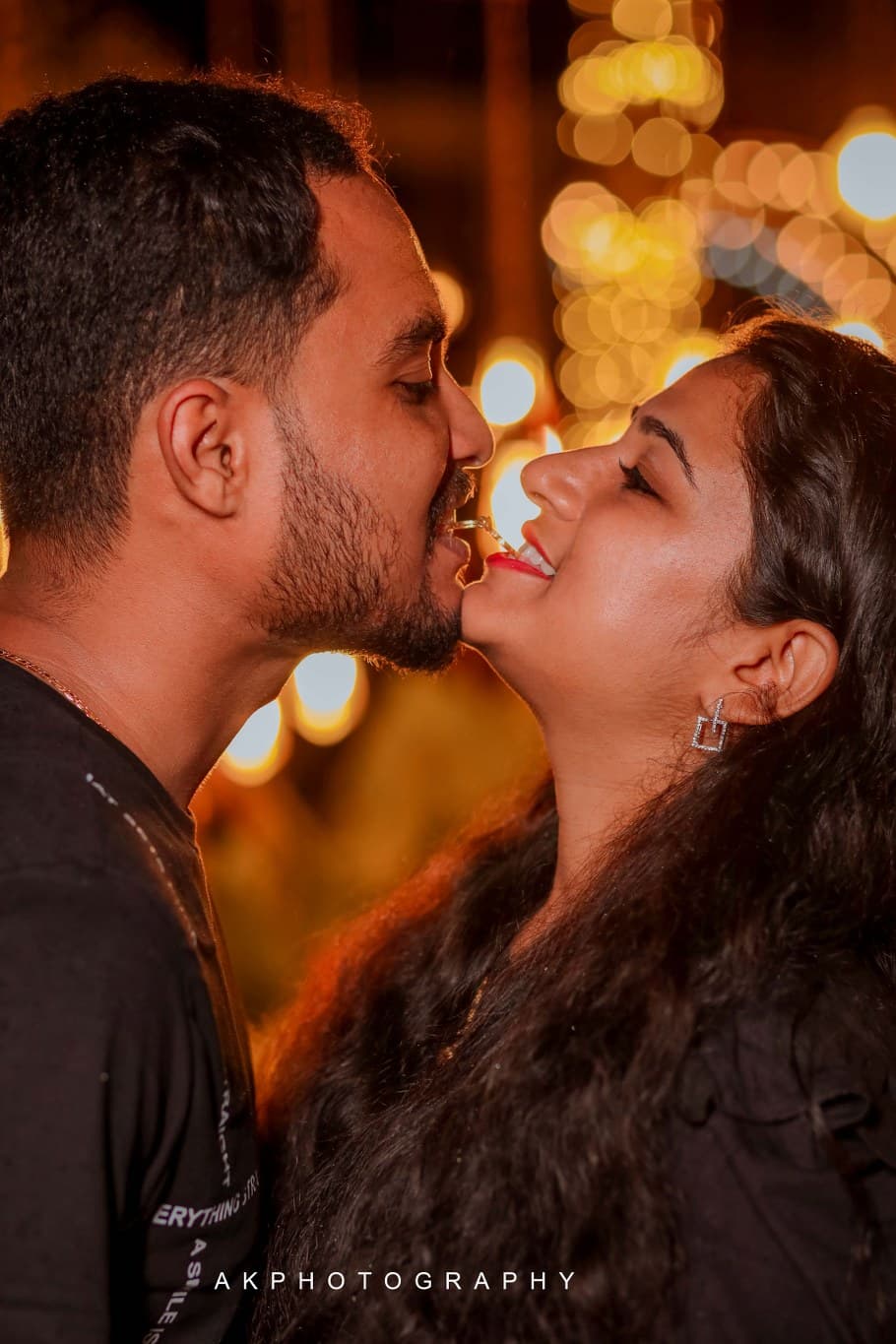 Capturing Newlywed Bliss in Scenic Pollachi
