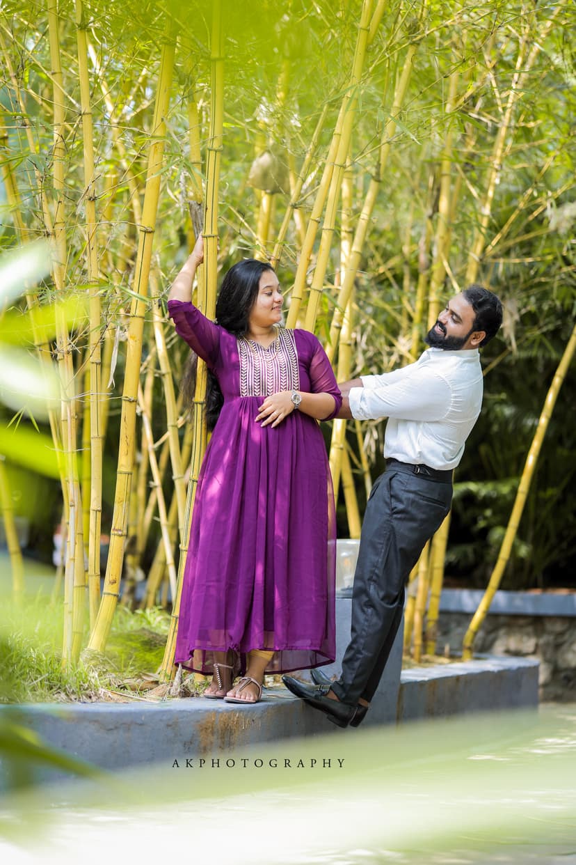 Pre-Wedding Shoot of Sreejith and Mamthumitha by AK Photography