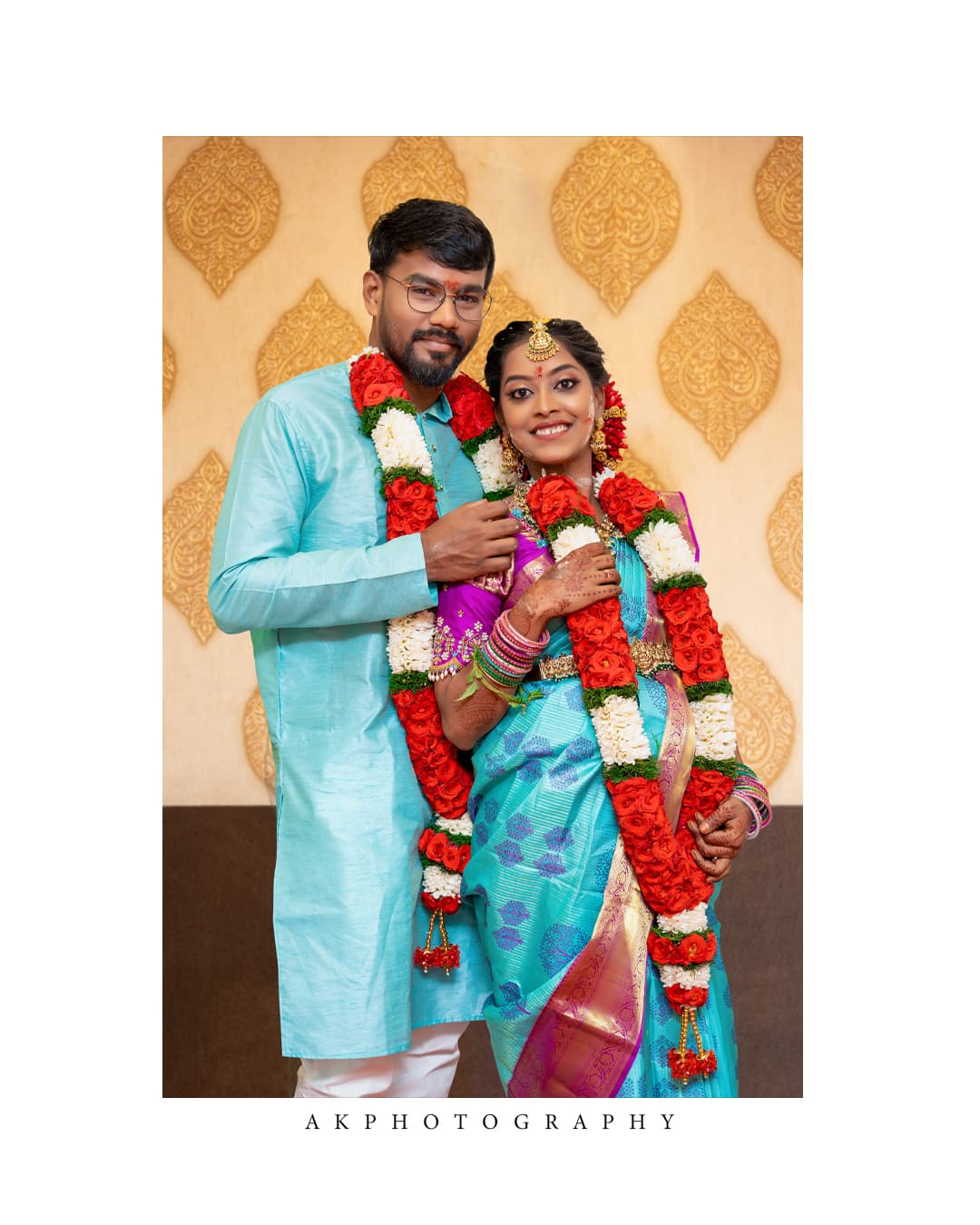 The Ultimate Choice: Traditional Photography vs. Candid Photography for Seemantham