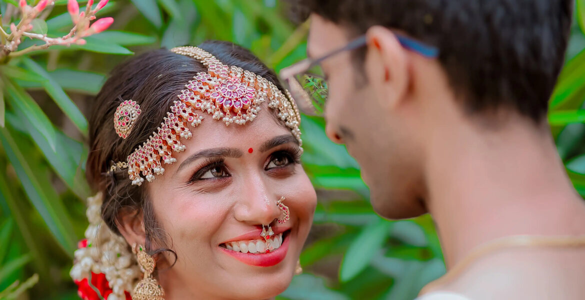 Kapila & Kokila's traditional Brahmin wedding photoshoot captures the essence of their cultural heritage beautifully