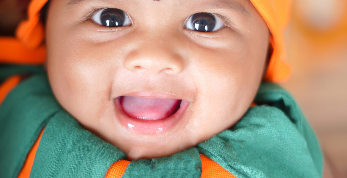 First Birthday Photoshoot Magic: Capturing Baby Inba's Sweetest Smiles & Milestone Memories