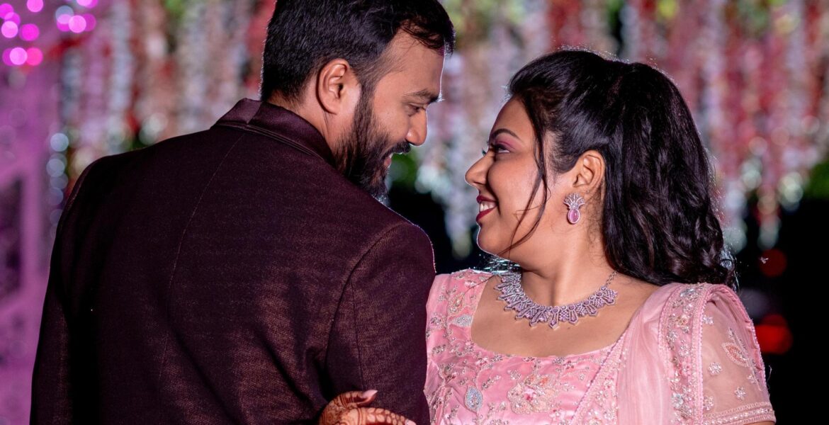 Wedding Reception Photoshoot of Aishvarya & Aadhithya in Coimbatore - AK Photography's Stunning Tamil Nadu Wedding Memories