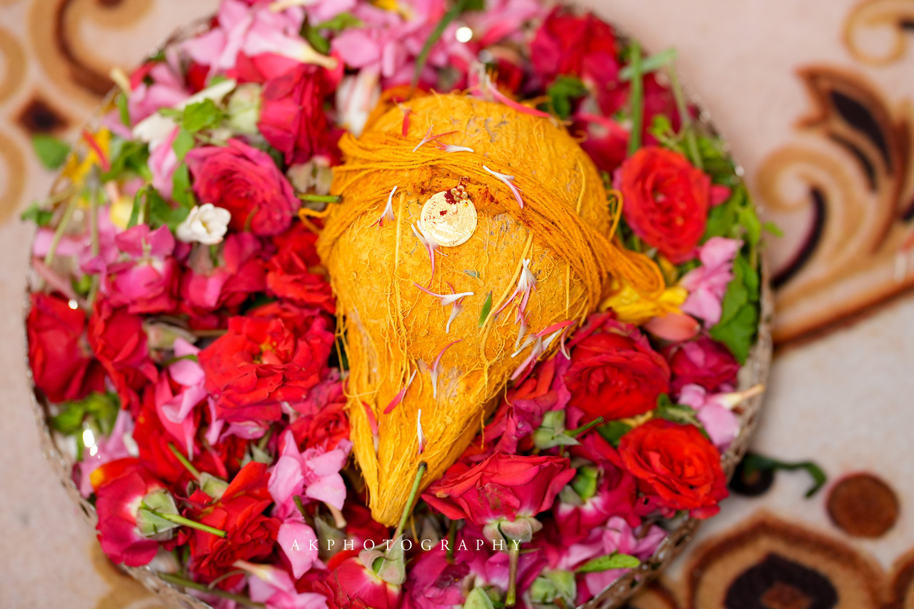Wedding Photoshoot: Madhan and Preethe's Enchanting Love Story Captured by AK Photography 