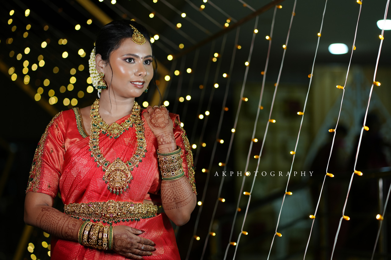 Wedding Photoshoot: Madhan and Preethe's Enchanting Love Story Captured by AK Photography 