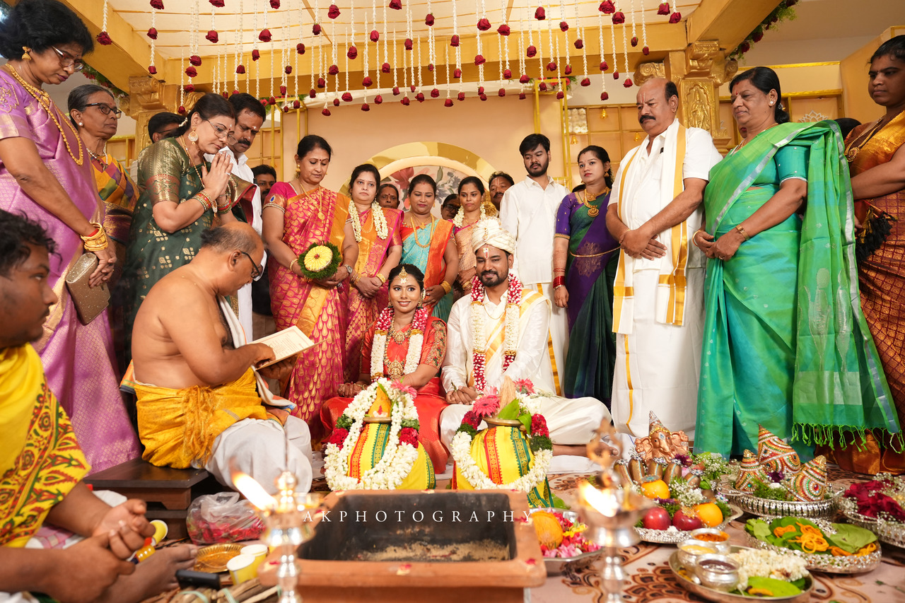 Wedding Photoshoot: Madhan and Preethe's Enchanting Love Story Captured by AK Photography 