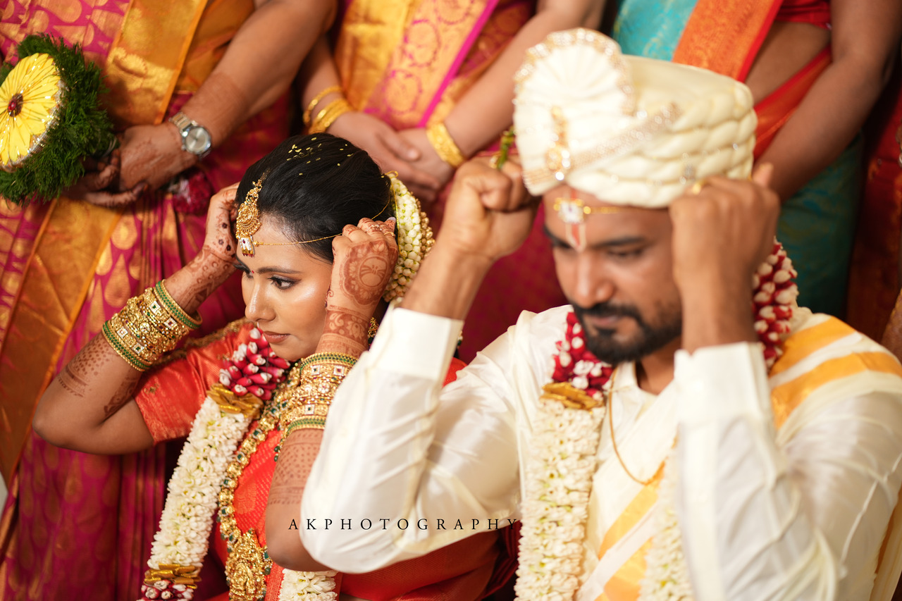 Wedding Photoshoot: Madhan and Preethe's Enchanting Love Story Captured by AK Photography 