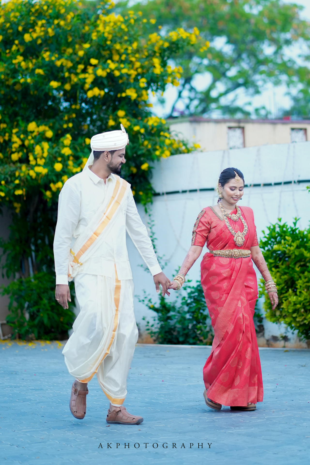 Wedding Photoshoot: Madhan and Preethe's Enchanting Love Story Captured by AK Photography 