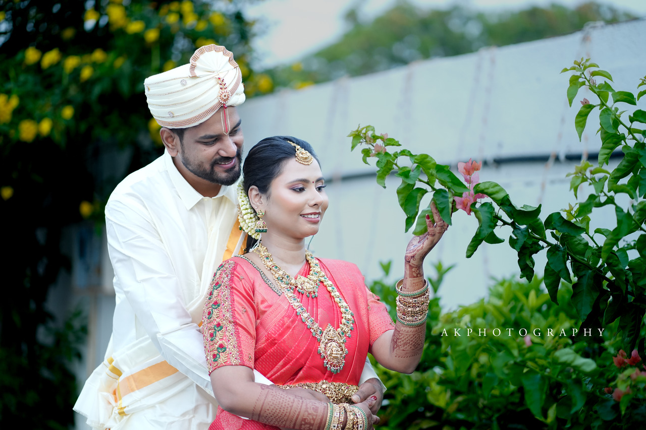 Wedding Photoshoot: Madhan and Preethe's Enchanting Love Story Captured by AK Photography 