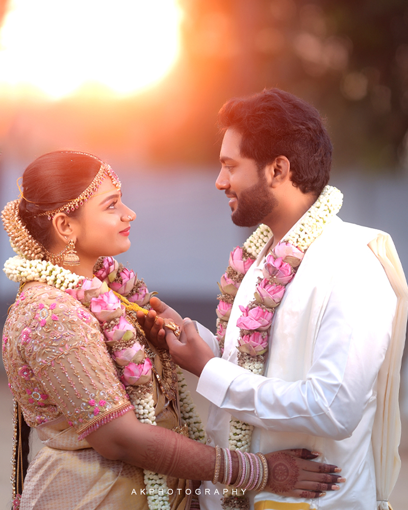 Wedding Photoshoot: Harikumar & Nivetha’s Romantic Avinashi Wedding Shoot by AK Photography